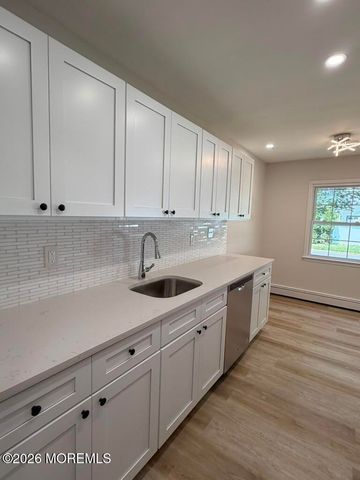 48 Stonehurst Boulevard C, Freehold, NJ 07728