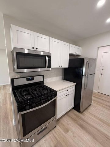 48 Stonehurst Boulevard C, Freehold, NJ 07728