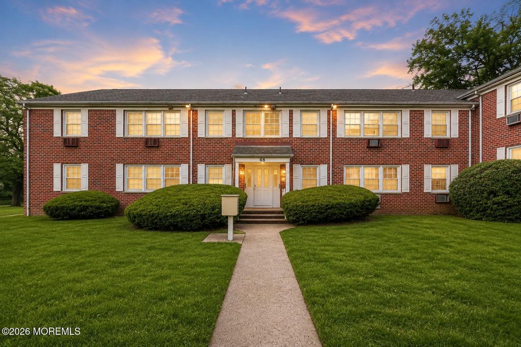 48 Stonehurst Boulevard C, Freehold, NJ 07728