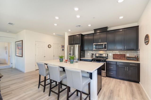 5140 Castleton Way, Roseville, CA 95747