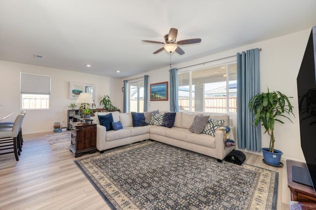 5140 Castleton Way, Roseville, CA 95747