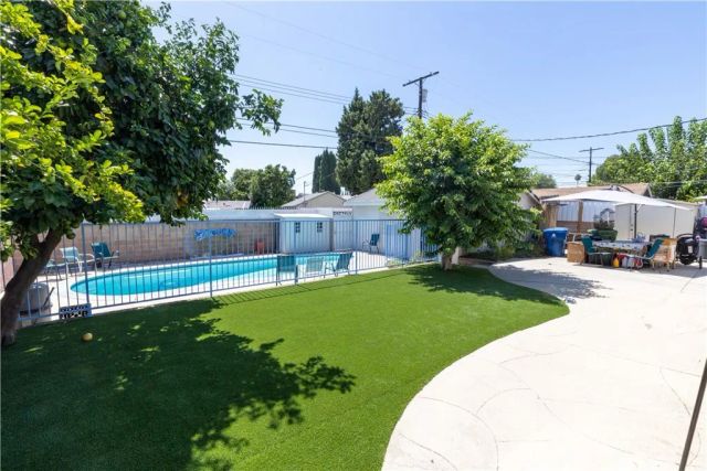 19320 Parthenia Street, Los Angeles, CA 91324