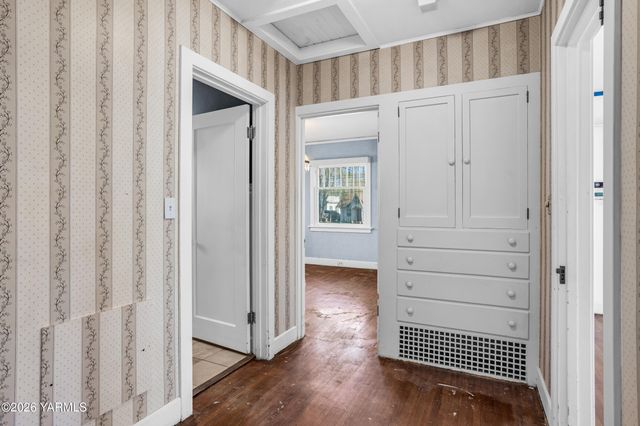 216 S 16th Ave, Yakima, WA 98902