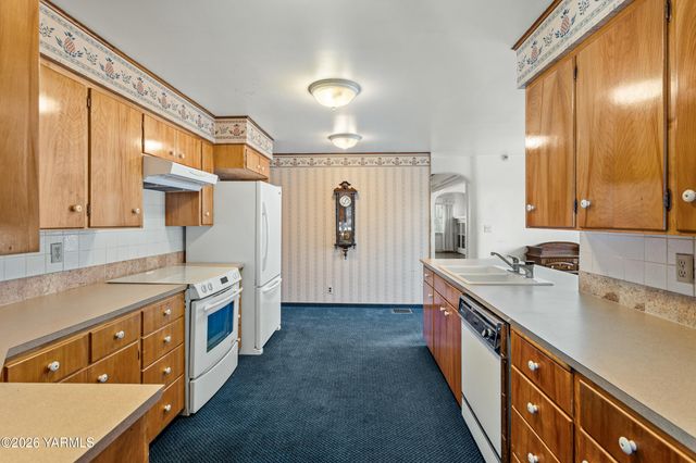 216 S 16th Ave, Yakima, WA 98902