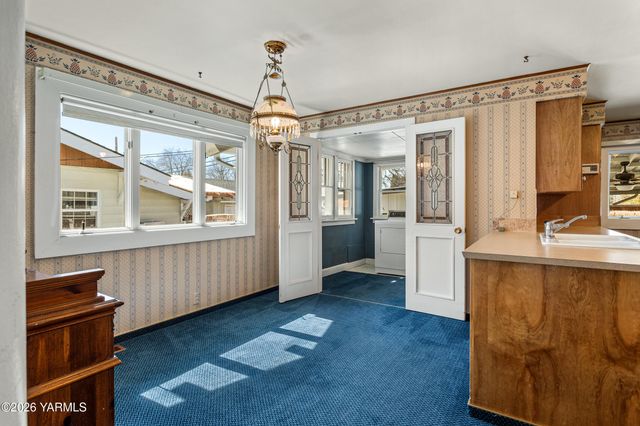 216 S 16th Ave, Yakima, WA 98902