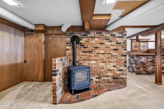 216 S 16th Ave, Yakima, WA 98902