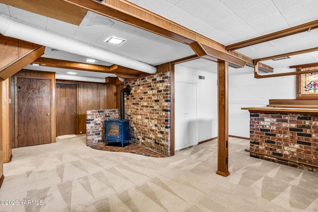 216 S 16th Ave, Yakima, WA 98902