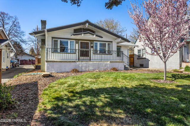 216 S 16th Ave, Yakima, WA 98902