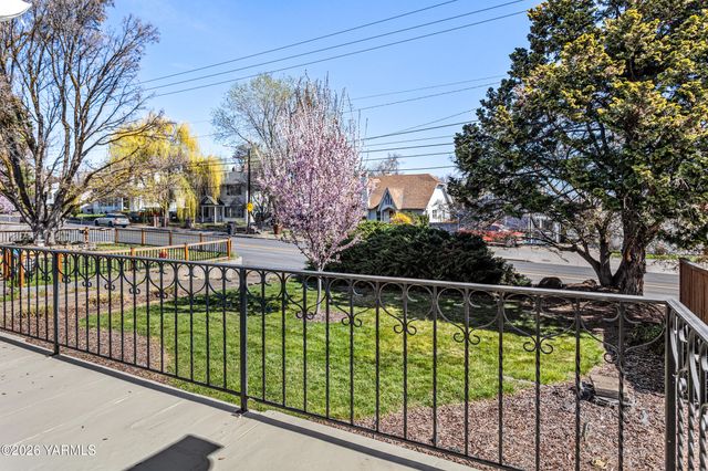 216 S 16th Ave, Yakima, WA 98902
