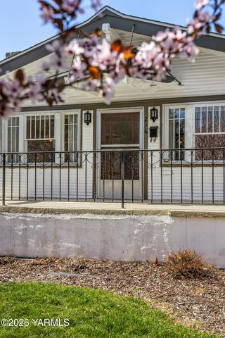 216 S 16th Ave, Yakima, WA 98902