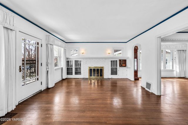 216 S 16th Ave, Yakima, WA 98902