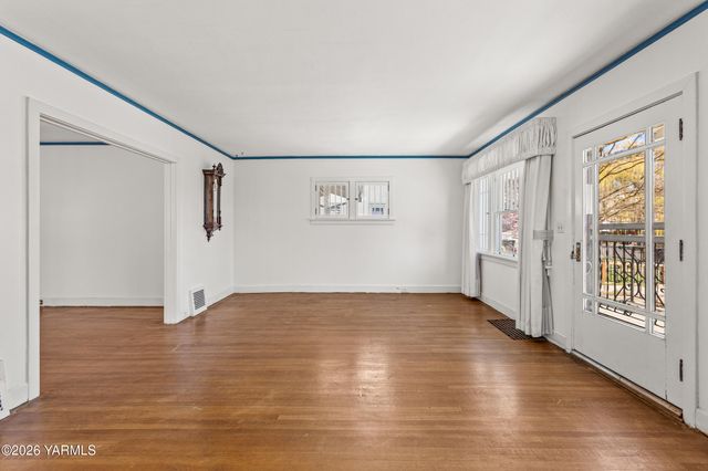 216 S 16th Ave, Yakima, WA 98902