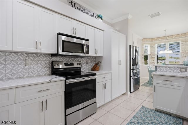 20700 Persimmon PL, Estero, FL 33928