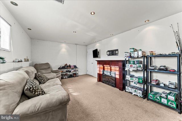 212 CHARRING CROSS DR, Dover, DE 19904