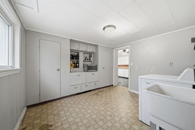 411 W Kilbuck Street, Tecumseh, MI 49286