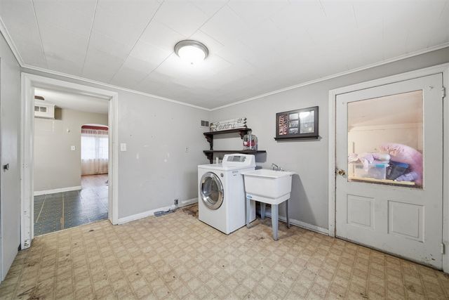 411 W Kilbuck Street, Tecumseh, MI 49286