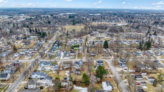 411 W Kilbuck Street, Tecumseh, MI 49286