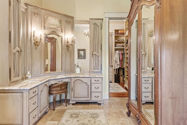 243 Rue De Levert, Raceland, LA 70374