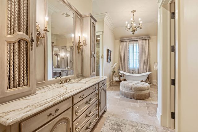 243 Rue De Levert, Raceland, LA 70374