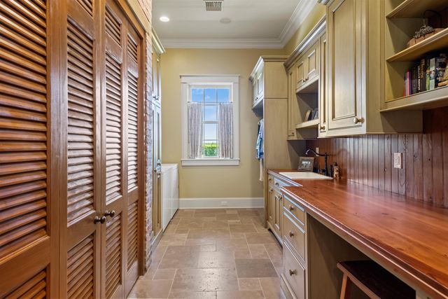 243 Rue De Levert, Raceland, LA 70374