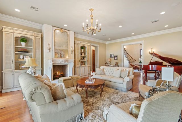 243 Rue De Levert, Raceland, LA 70374