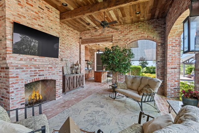 243 Rue De Levert, Raceland, LA 70374