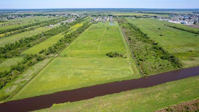 243 Rue De Levert, Raceland, LA 70374