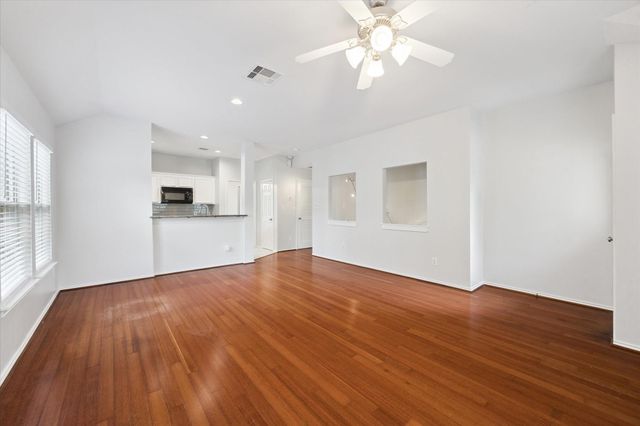 1138 W 25th Street F, Houston, TX 77008