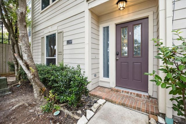 1138 W 25th Street F, Houston, TX 77008