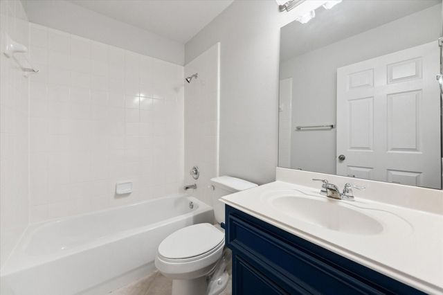 1138 W 25th Street F, Houston, TX 77008