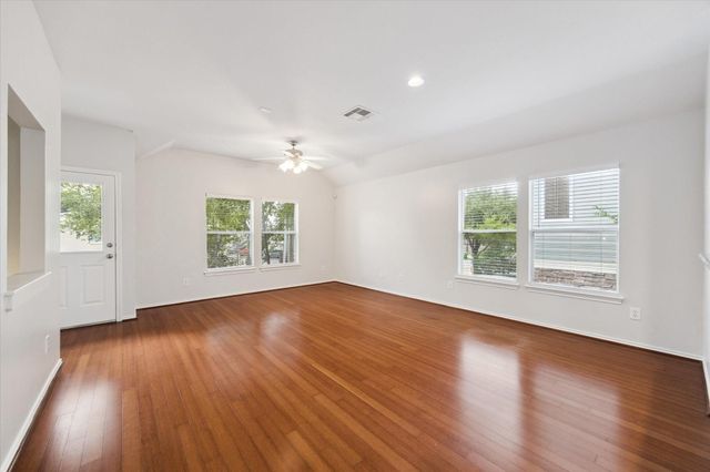 1138 W 25th Street F, Houston, TX 77008