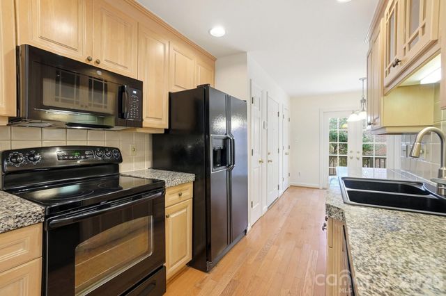 5206 Waxwind Lane, Charlotte, NC 28226