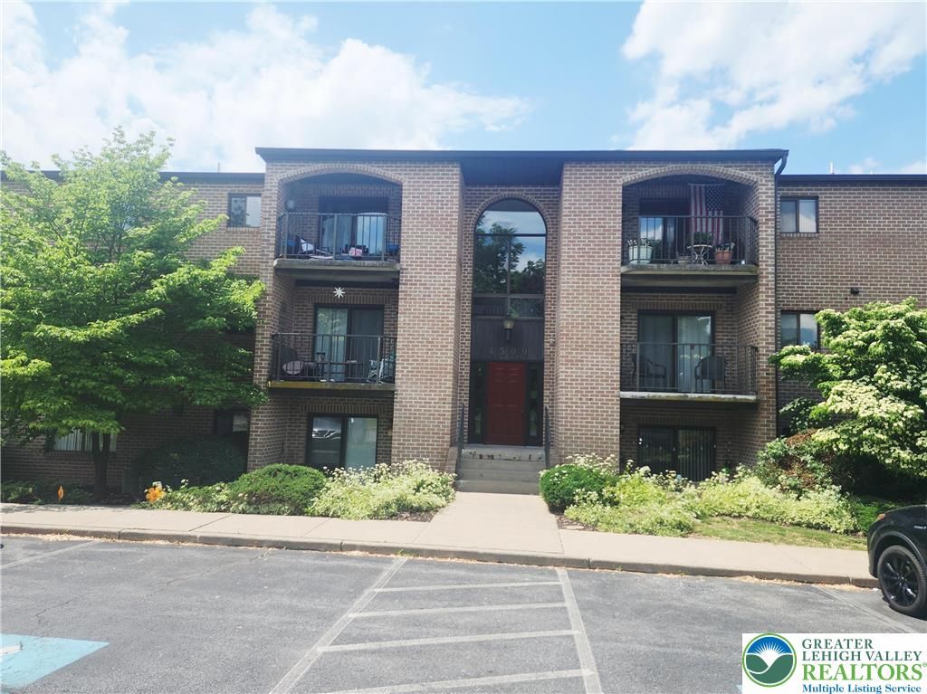 4509 North Hedgerow Drive 2, Lower Macungie Twp, PA 18103