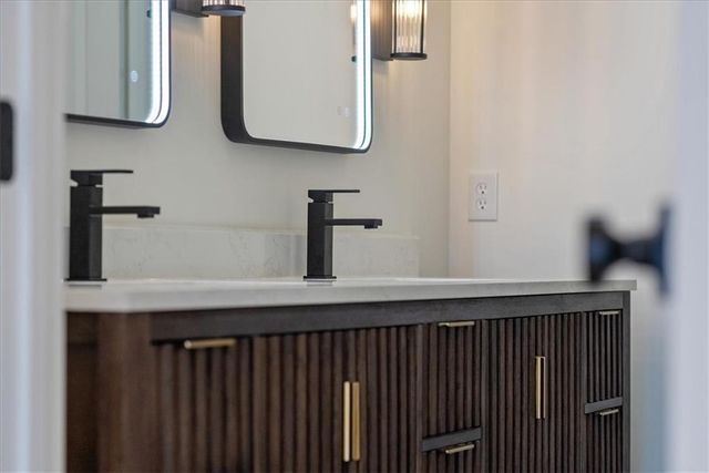 4113 W 150th Street, Overland Park, KS 66224