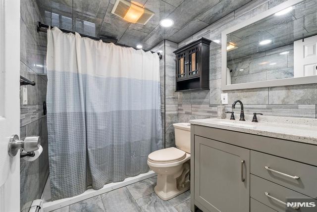 1667 Ardsley Court, Teaneck, NJ 07666