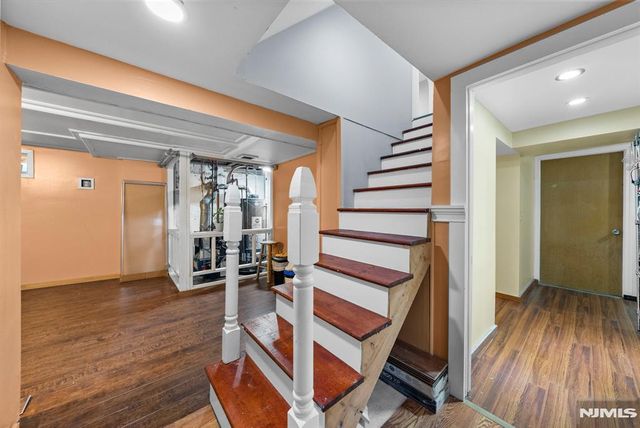 1667 Ardsley Court, Teaneck, NJ 07666