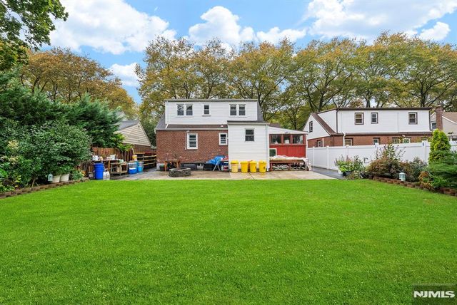 1667 Ardsley Court, Teaneck, NJ 07666