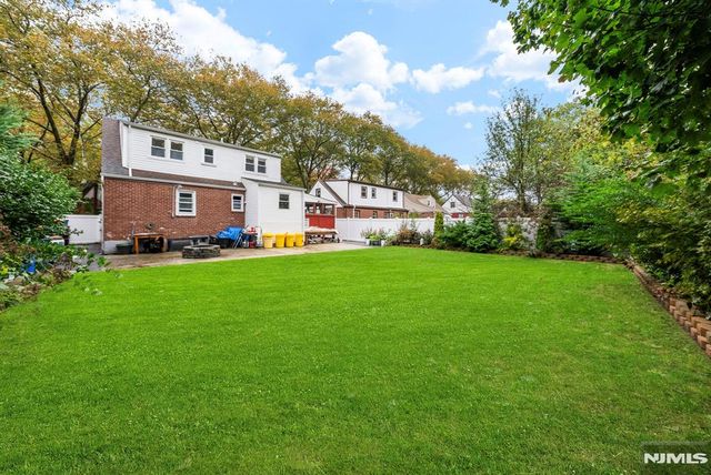 1667 Ardsley Court, Teaneck, NJ 07666