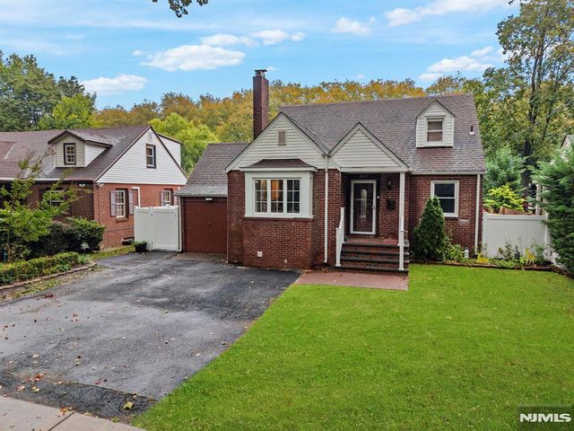 1667 Ardsley Court, Teaneck, NJ 07666