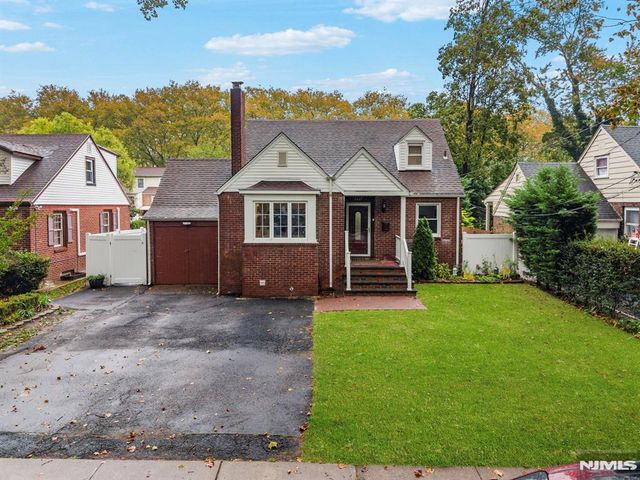 1667 Ardsley Court, Teaneck, NJ 07666