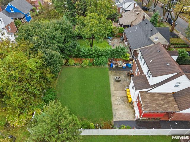 1667 Ardsley Court, Teaneck, NJ 07666