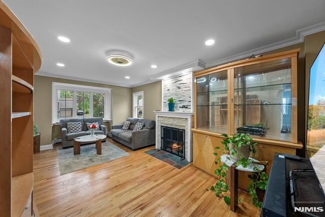 1667 Ardsley Court, Teaneck, NJ 07666