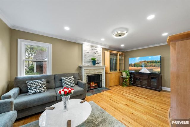 1667 Ardsley Court, Teaneck, NJ 07666