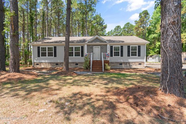 1879 Stanley Road SW, Supply, NC 28462