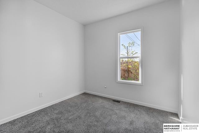 1211 Arbor Street, Omaha, NE 68108