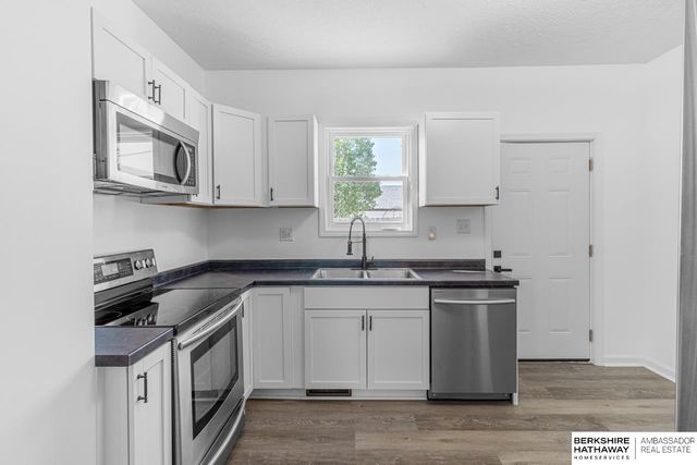 1211 Arbor Street, Omaha, NE 68108