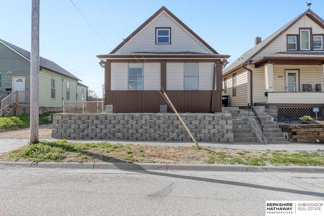 1211 Arbor Street, Omaha, NE 68108
