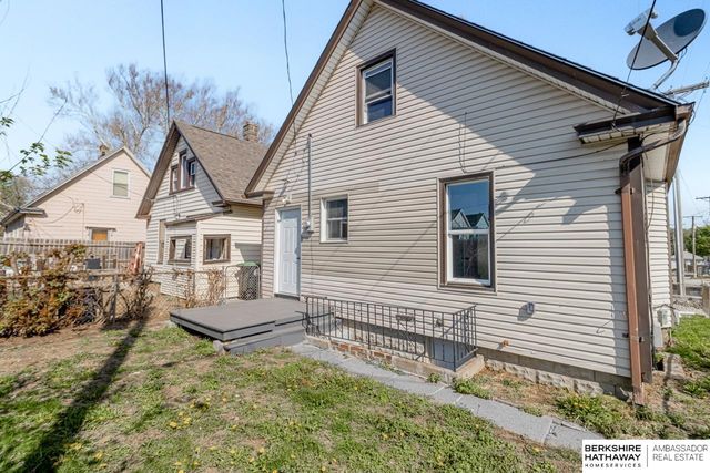 1211 Arbor Street, Omaha, NE 68108