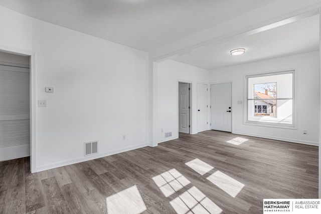 1211 Arbor Street, Omaha, NE 68108
