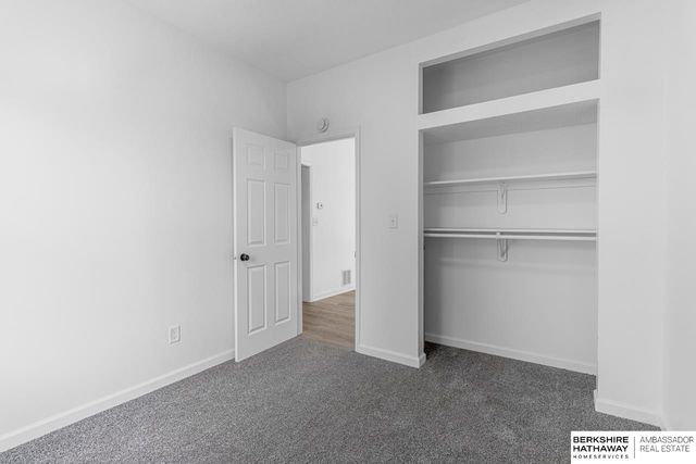 1211 Arbor Street, Omaha, NE 68108